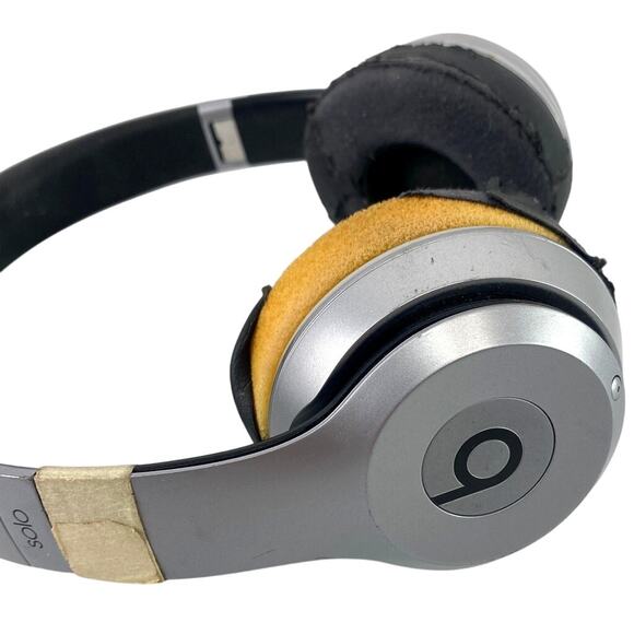 Beats Solo 2 Space Gray Wireless On Ear Headphones Working For Parts Repair READ - Picture 3 of 6